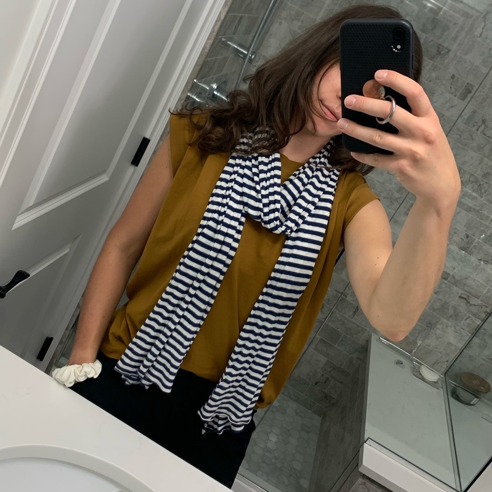 Striped blue and white scarf